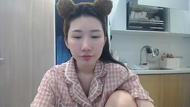 Snapshot of Asiagirll chatting on 05.17.26 Asiagirll online show from 05.17.26