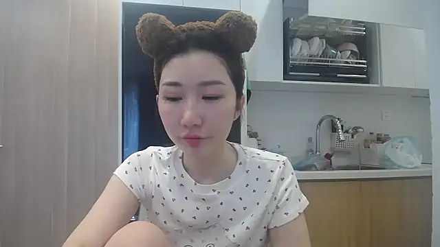 Snapshot of Asiagirll chatting on 05.24.26 Asiagirll online show from 05.24.26