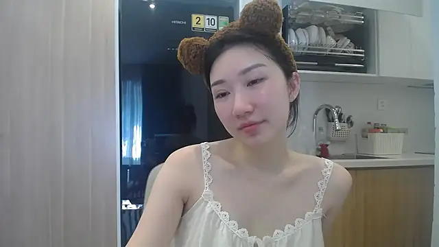 Snapshot of Asiagirll chatting on 05.27.26 Asiagirll online show from 05.27.26