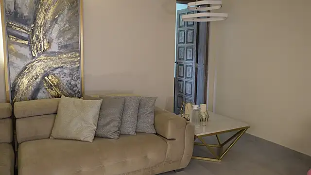 AbellaCroft online show from 03.04.26