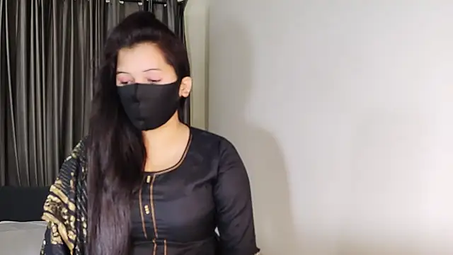 YourLovelyQueen online show from 12.25.24