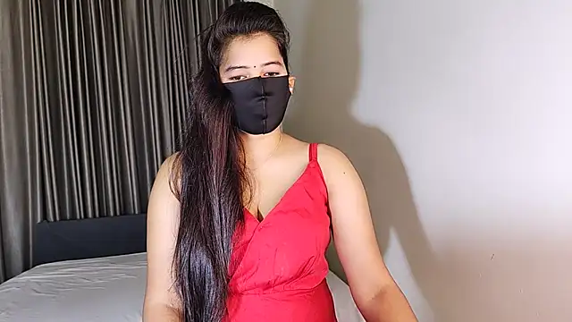 YourLovelyQueen online show from 02.14.25