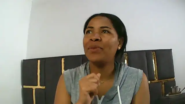 Snapshot of aleixane chatting on 09.11.25 aleixane online show from 09.11.25