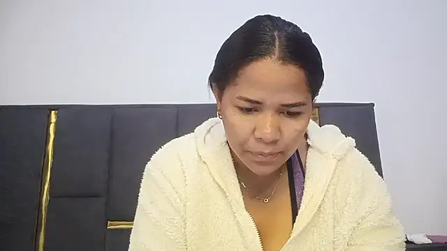 Snapshot of aleixane chatting on 05.29.26 aleixane online show from 05.29.26