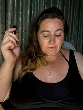 Snapshot of Iceprincess2bad4u chatting on 01.08.25 Iceprincess2bad4u online show from 01.08.25