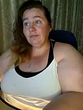 Snapshot of Iceprincess2bad4u chatting on 02.04.25 Iceprincess2bad4u online show from 02.04.25