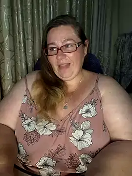 Snapshot of Iceprincess2bad4u chatting on 02.15.25 Iceprincess2bad4u online show from 02.15.25