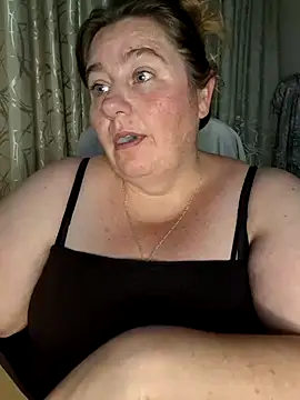 Snapshot of Iceprincess2bad4u chatting on 02.16.25 Iceprincess2bad4u online show from 02.16.25