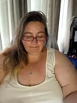 Snapshot of Iceprincess2bad4u chatting on 02.22.25 Iceprincess2bad4u online show from 02.22.25