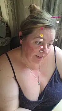 Snapshot of Iceprincess2bad4u chatting on 09.14.25 Iceprincess2bad4u online show from 09.14.25