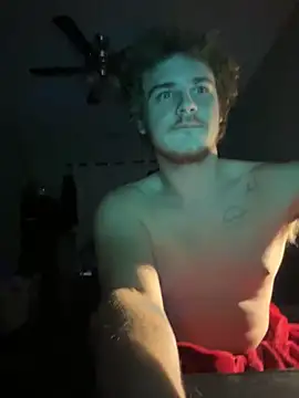 Snapshot of JondusS chatting on 10.18.25 JondusS online show from 10.18.25