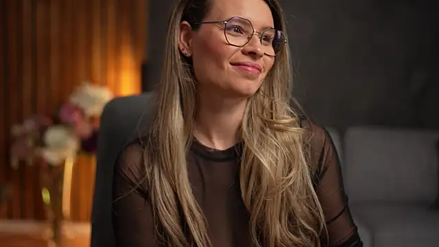 Snapshot of BrandyWhite chatting on 09.11.25 BrandyWhite online show from 09.11.25