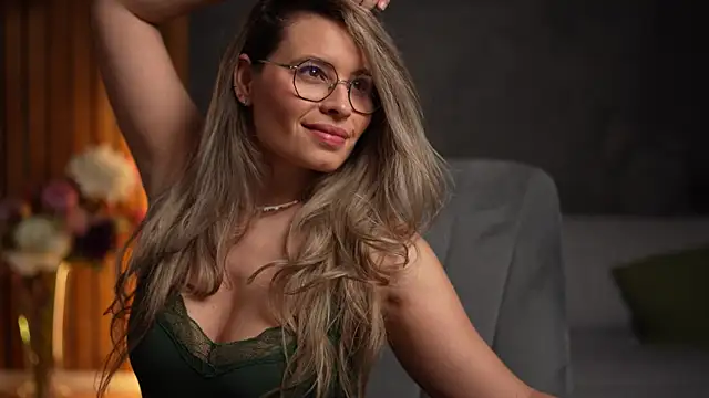 BrandyWhite online show from 12.15.25