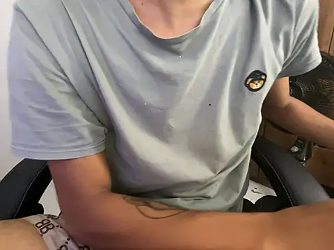 Max TheHorseDick online show from 01.05.25