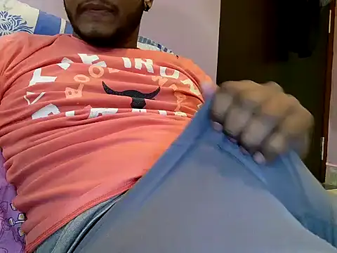 Snapshot of piratess chatting on 12.19.24 piratess online show from 12.19.24