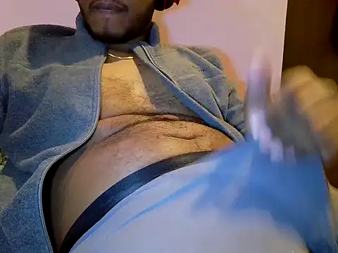 Snapshot of piratess chatting on 12.21.24 piratess online show from 12.21.24