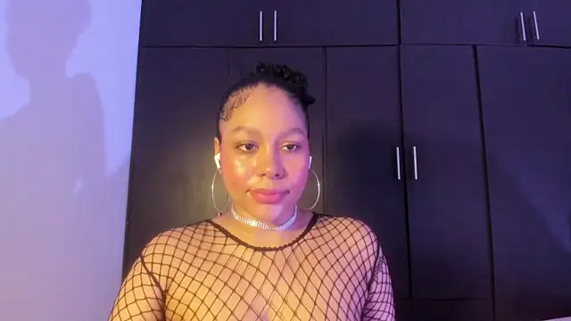 Snapshot of Electric_bae chatting on 03.06.25 Electric bae online show from 03.06.25