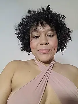 Snapshot of Electric_bae chatting on 11.30.25 Electric bae online show from 11.30.25