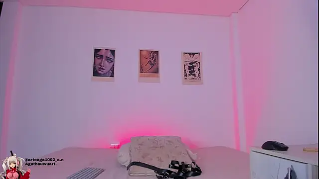 Snapshot of Moonlight1002 chatting on 11.13.25 Moonlight1002 online show from 11.13.25