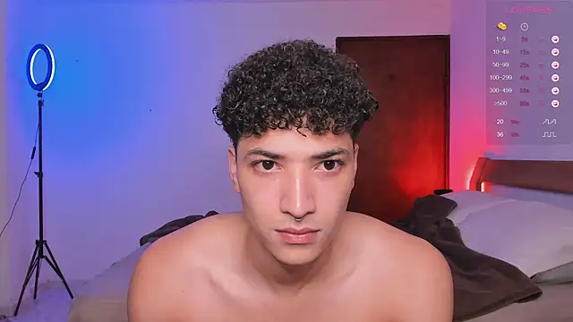 Snapshot of MitchellXD chatting on 01.25.25 MitchellXD online show from 01.25.25