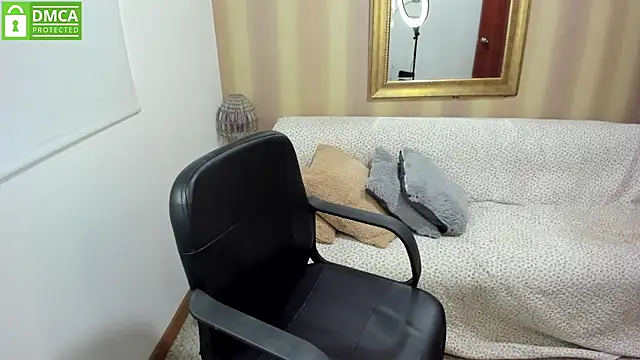 NicolettColin online show from 10.17.25