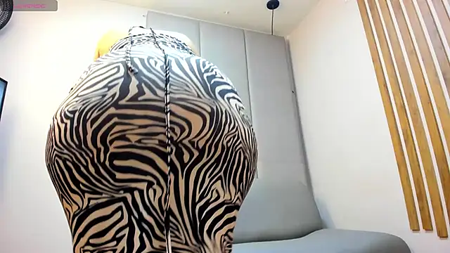 Snapshot of AlishaPalmer chatting on 11.15.25 AlishaPalmer online show from 11.15.25