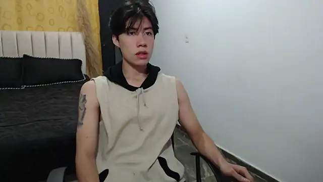 Snapshot of Elio-cam chatting on 12.11.24 Elio-cam online show from 12.11.24