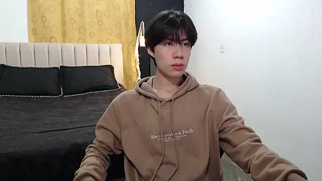 Snapshot of Elio-cam chatting on 02.17.25 Elio-cam online show from 02.17.25