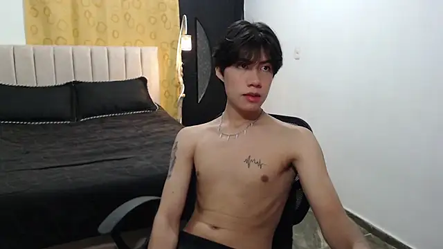 Snapshot of Elio-cam chatting on 02.20.25 Elio-cam online show from 02.20.25