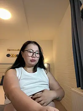 Snapshot of Sunam01 chatting on 12.20.24 Sunam01 online show from 12.20.24