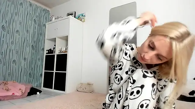 KenzieDawton online show from 10.06.25