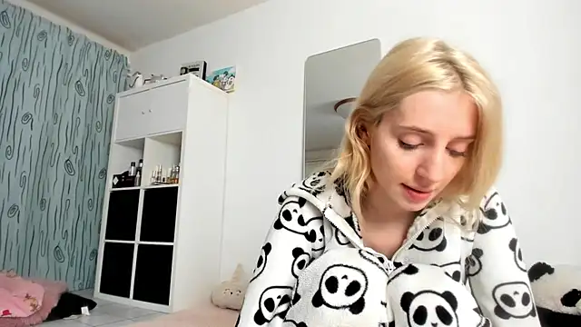 KenzieDawton online show from 10.09.25