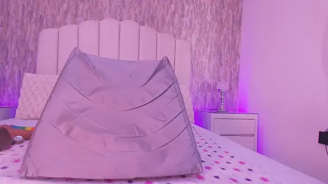 raven lilith  online show from 04.01.26