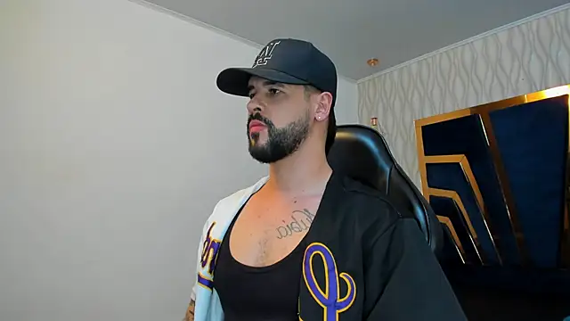 Snapshot of Petesevans chatting on 09.12.25 Petesevans online show from 09.12.25