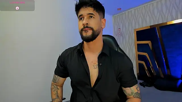 Snapshot of Petesevans chatting on 11.22.25 Petesevans online show from 11.22.25