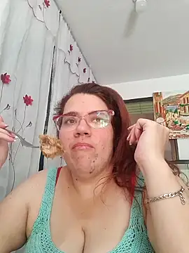 Snapshot of karlythoth@xh chatting on 09.10.25 karlythothxh online show from 09.10.25