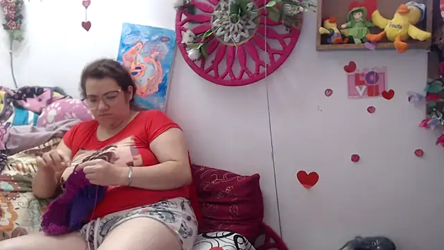 Snapshot of karlythoth@xh chatting on 09.14.25 karlythothxh online show from 09.14.25