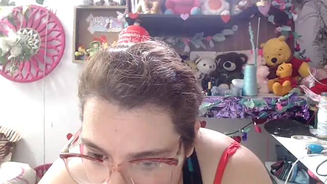 Snapshot of karlythoth@xh chatting on 09.25.25 karlythothxh online show from 09.25.25