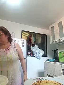 Snapshot of karlythoth@xh chatting on 09.29.25 karlythothxh online show from 09.29.25