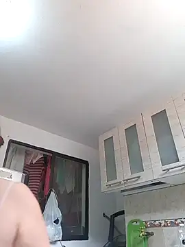 Snapshot of karlythoth@xh chatting on 10.20.25 karlythothxh online show from 10.20.25