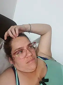 Snapshot of karlythoth@xh chatting on 11.04.25 karlythothxh online show from 11.04.25