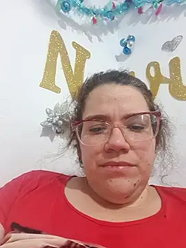 Snapshot of karlythoth@xh chatting on 11.12.25 karlythothxh online show from 11.12.25