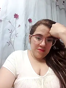 Snapshot of karlythoth@xh chatting on 11.18.25 karlythothxh online show from 11.18.25