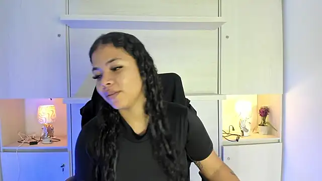 SophiaaStone online show from 04.14.26