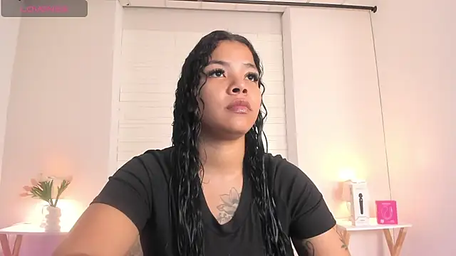 Snapshot of SophiaaStone chatting on 05.14.26 SophiaaStone online show from 05.14.26