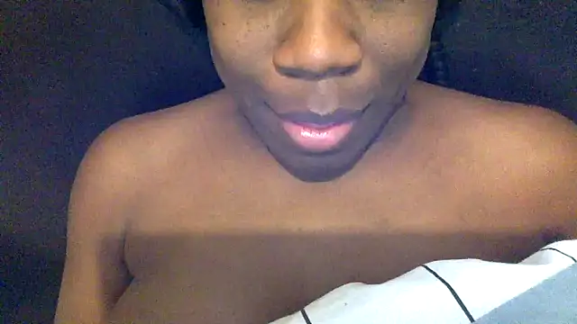 Snapshot of blacksexybeauty31 chatting on 02.28.25 blacksexybeauty31 online show from 02.28.25