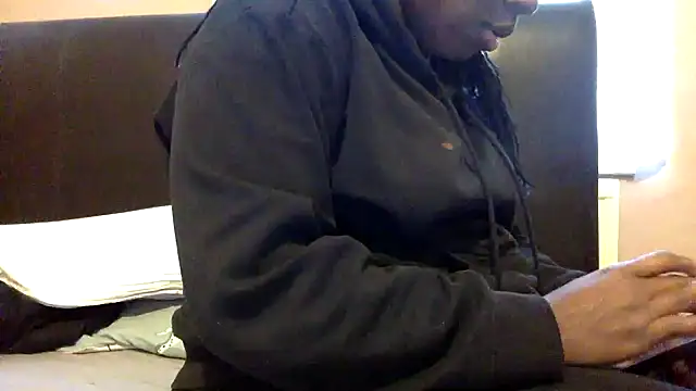 Snapshot of blacksexybeauty31 chatting on 03.18.25 blacksexybeauty31 online show from 03.18.25