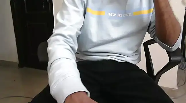 Snapshot of hotkunal chatting on 02.24.25 hotkunal online show from 02.24.25