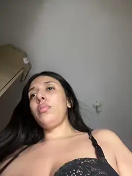 Snapshot of kiaraglam2 chatting on 03.23.25 kiaraglam2 online show from 03.23.25