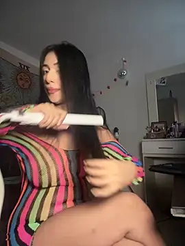 Snapshot of kiaraglam2 chatting on 11.16.25 kiaraglam2 online show from 11.16.25